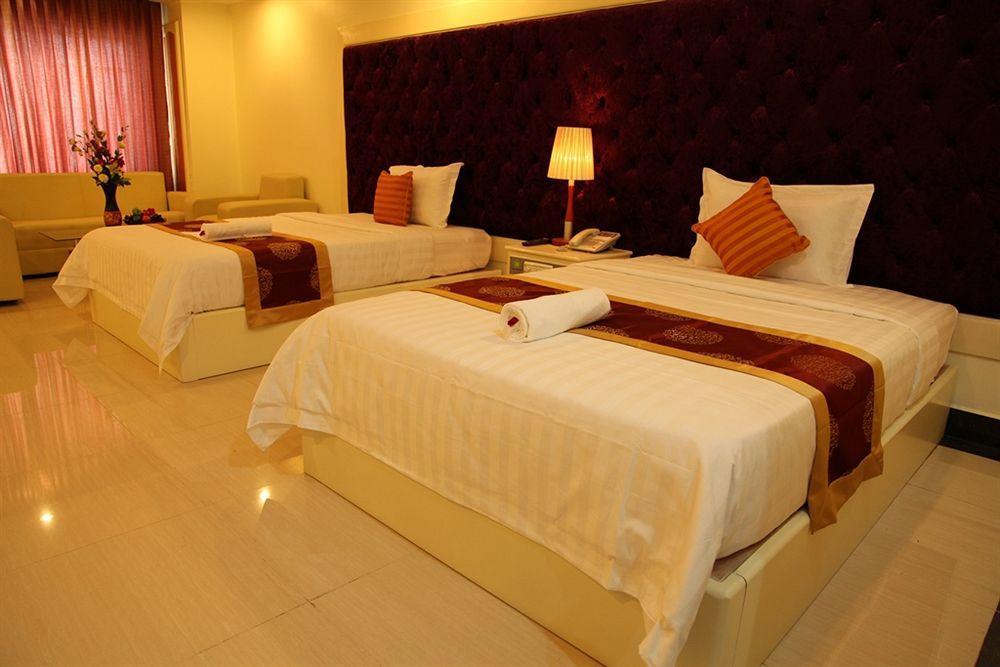 Huang Ting Hotel 金边 外观 照片